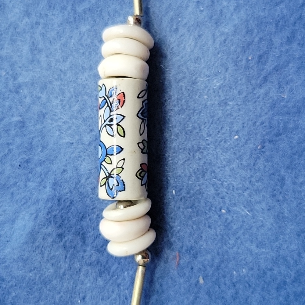 Vintage Flower Bead And Puka Shell Necklace 15 in. - Picture 4 of 9